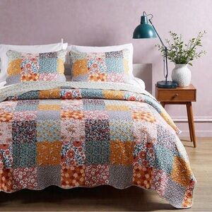 NEW Anthro Patchwork Floral Reversible Boho Queen King Bedding Quilt & Sham Set